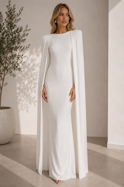 Vestido Largo con Capa y Hombros Estructurados