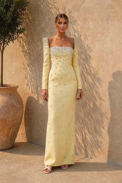Vestido elegante largo con pedrería