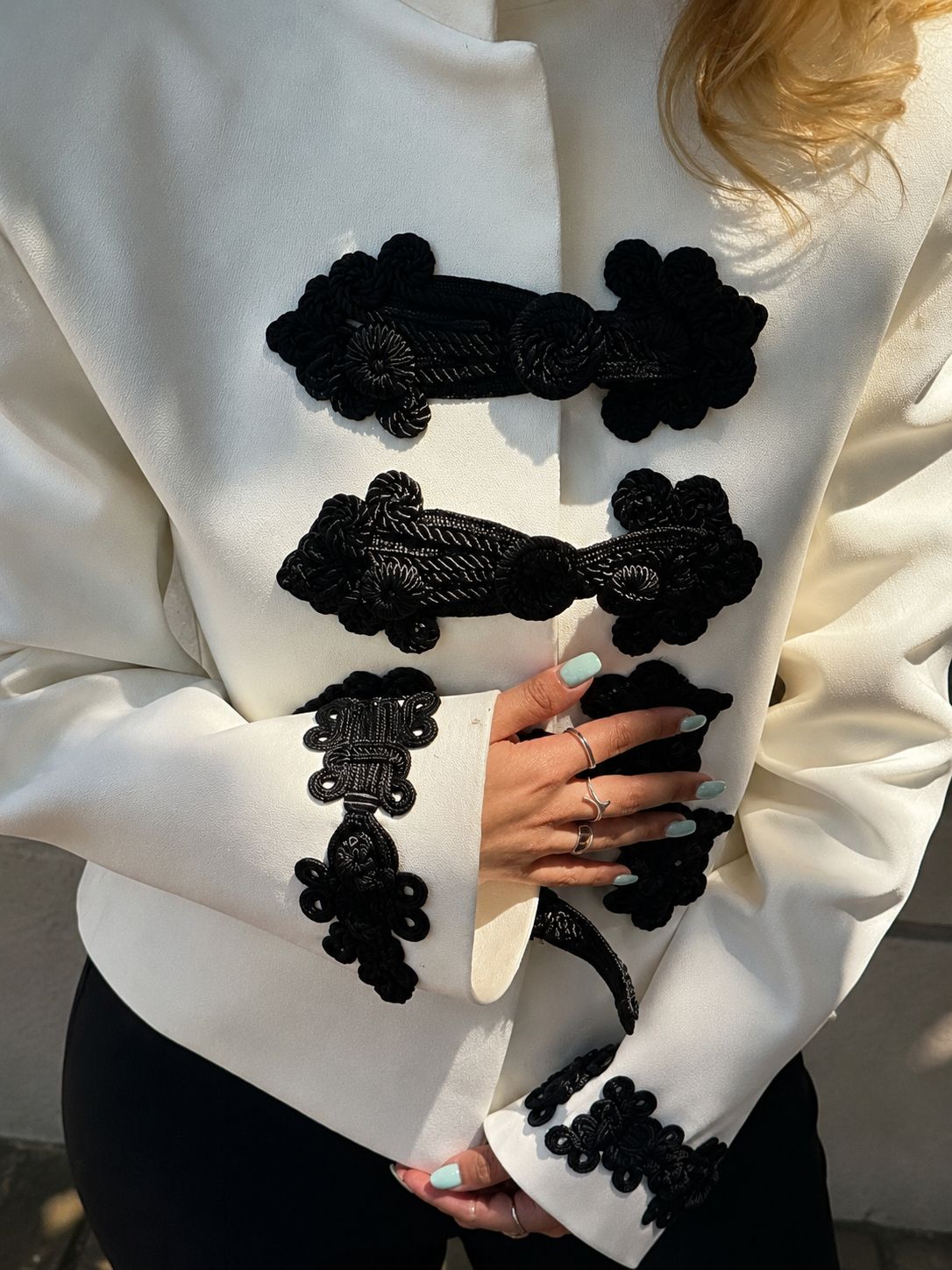 Chaqueta elegante con bordados