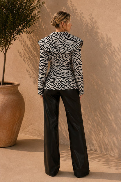 Blazer entallada de estampado de cebra