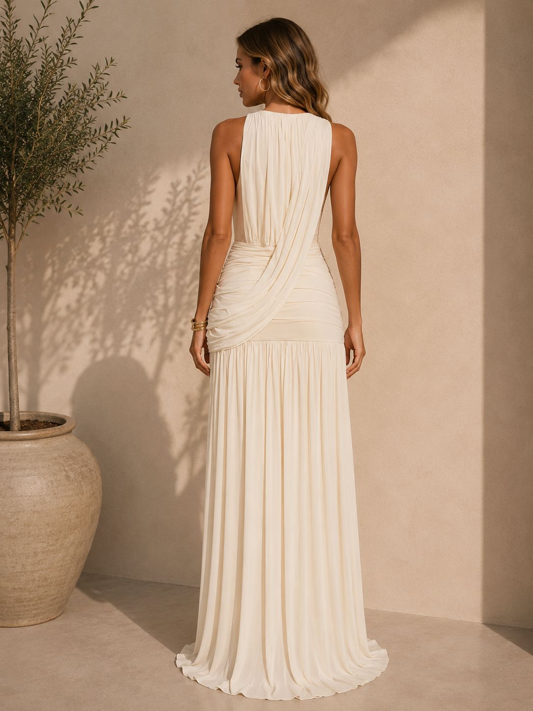 Vestido largo con escote cascada